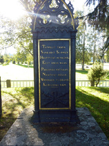 Suomen sodan Lapuan taisteluitten muistomerkki, joka monien
vaiheiden jälkeen päätyi oikealle paikalleen 1800-luvun loppupuolella.